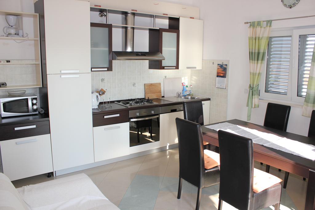 Apartments 4 Dolphins Rogoznica  Rum bild